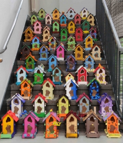 Vogelhäuschen hoch