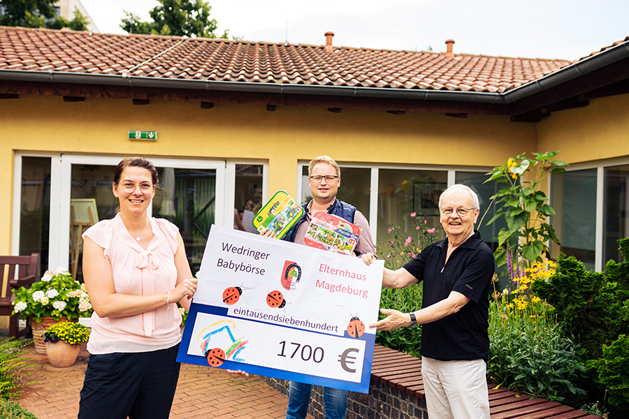 Spendenübergabe Elternhaus