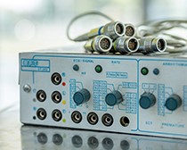 Funktionsgenerator RFT UT 202 aus der medizintechnischen Lehrsammlung der Kustodie