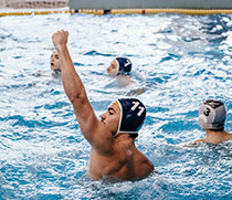 Maximilian Costa spielt seit seinem 9. Lebensjahr Wasserball. 