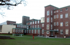 KInderklinik-Außen2006b