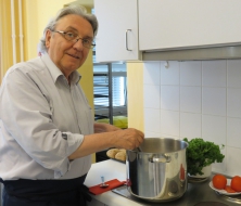 Prof. Heim am Herd