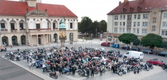 Biker mit Herz -Abfahrt vom Alten Markt