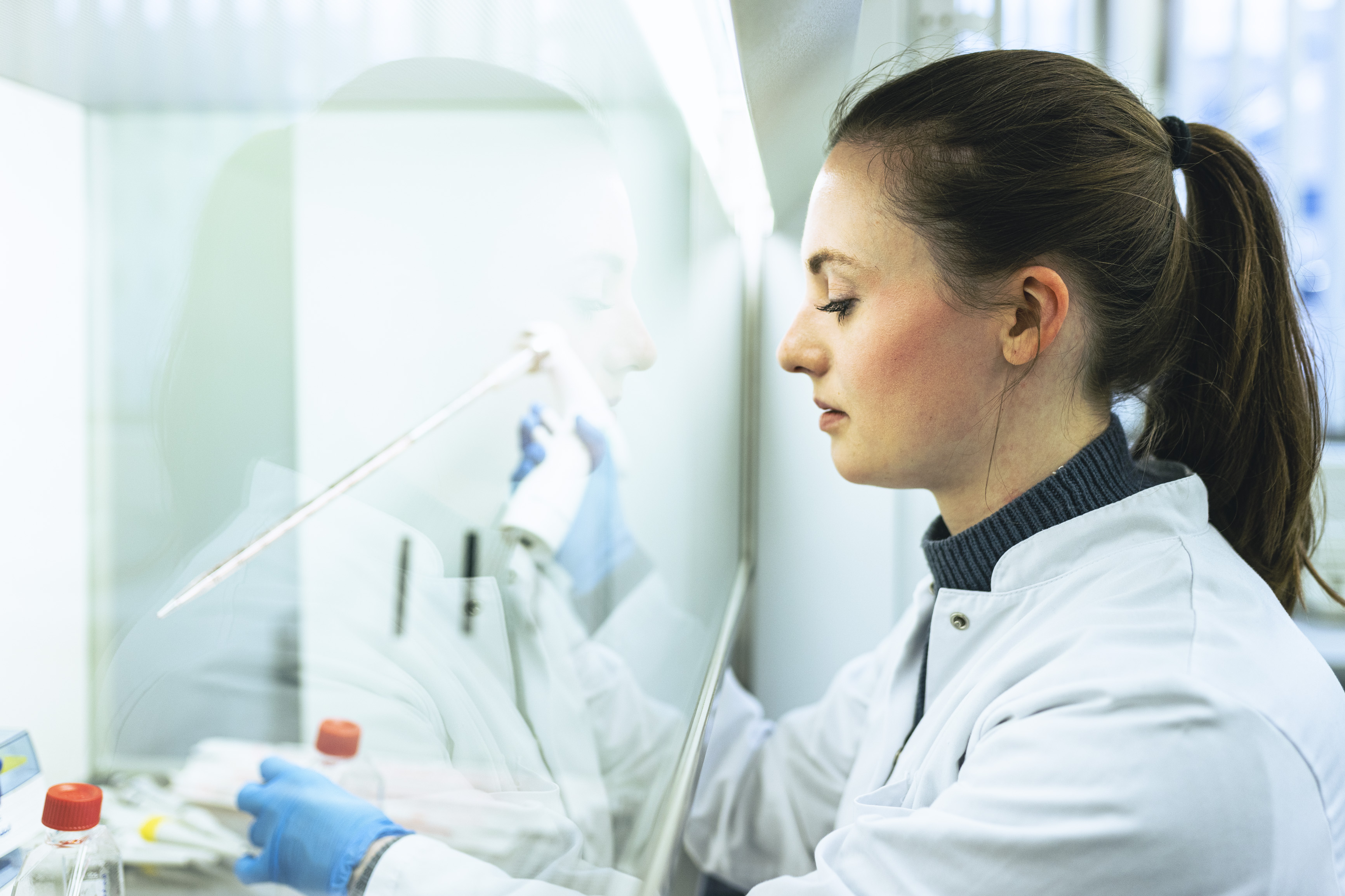 Dr. Miriam Mengoni im Labor