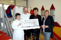 Kinderklinik-Scheck-Unichor30-03-2009